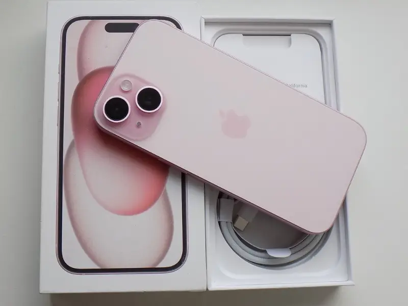 iPhone 15 128GB Růžová